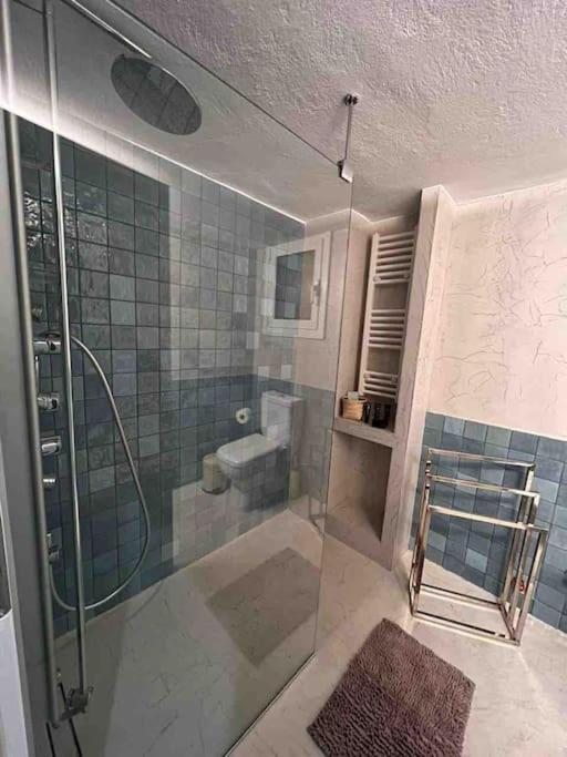 Boho 2 Bdr Luxury Meets The East Apartment Атина Екстериор снимка