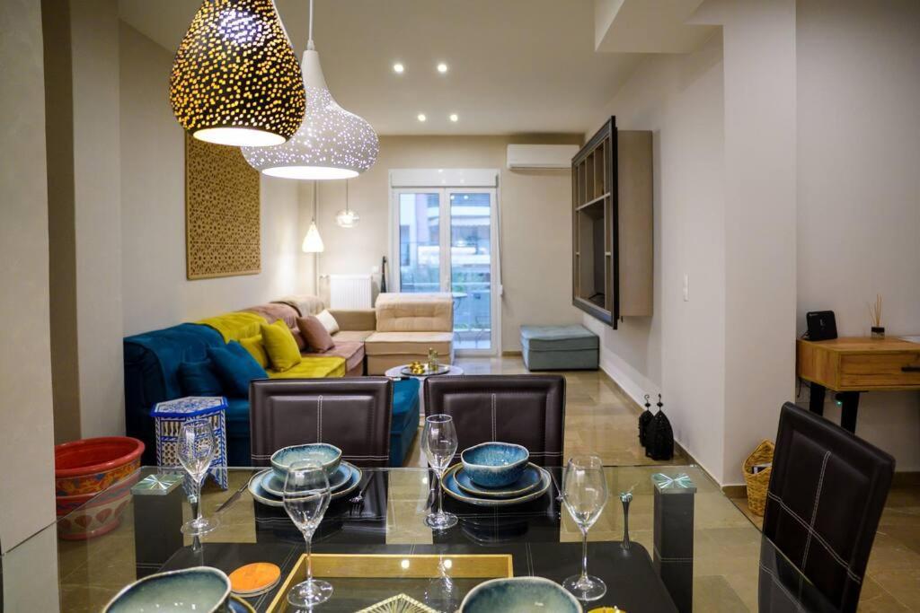 Boho 2 Bdr Luxury Meets The East Apartment Атина Екстериор снимка