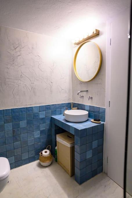 Boho 2 Bdr Luxury Meets The East Apartment Атина Екстериор снимка